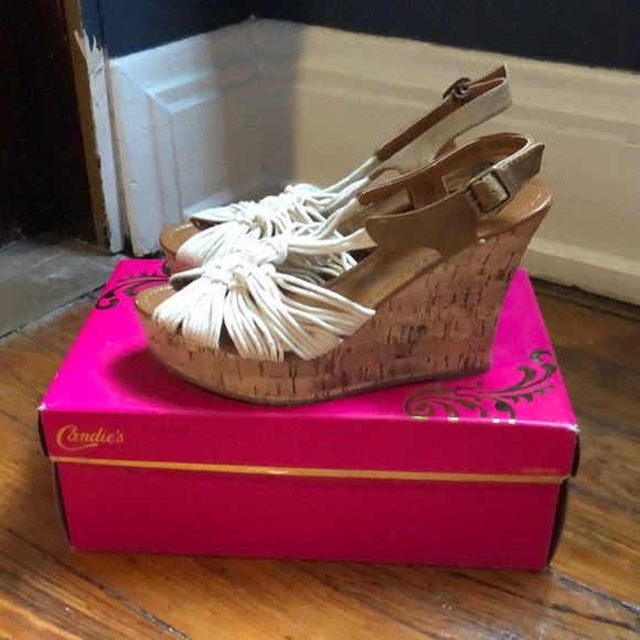 NIB Candie's Wedge Sandles - Picture 2 of 7